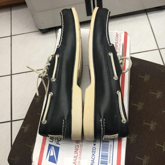 Sperry Top-Sider sizing 12/M blue white stitching used - Picture 3 of 14